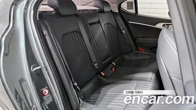 Genesis G70 2018 — ფოტო 8/20