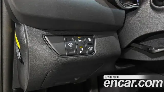 Genesis G70 2018 — ფოტო 14/20