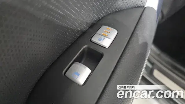 Genesis G70 2018 — ფოტო 20/20