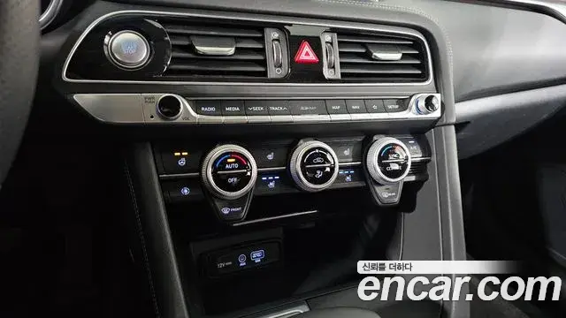 Genesis G70 2018 — ფოტო 2/20