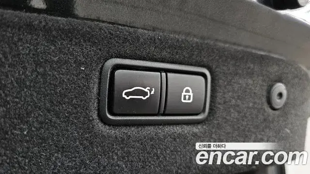 Genesis G70 2018 — ფოტო 13/20