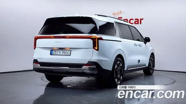 Kia Carnival 2025 — Photo 2/33