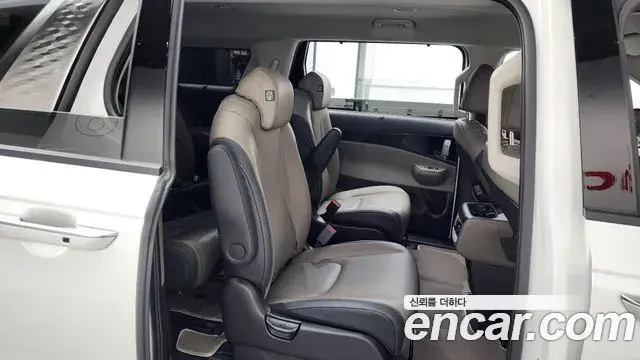 Kia Carnival 2025 — Photo 18/33