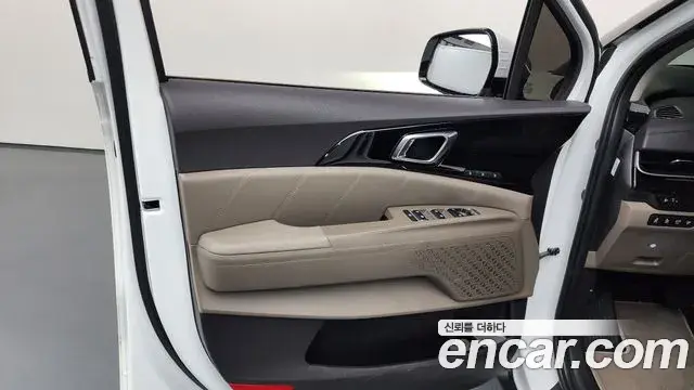 Kia Carnival 2025 — Photo 9/33