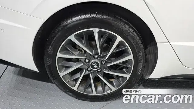 Hyundai Sonata 2019 — Фото 5/20