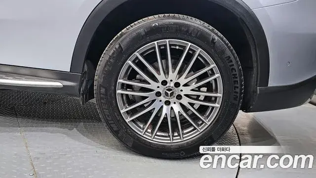 Mercedes-Benz GLC-Class 2025 — Photo 27/32