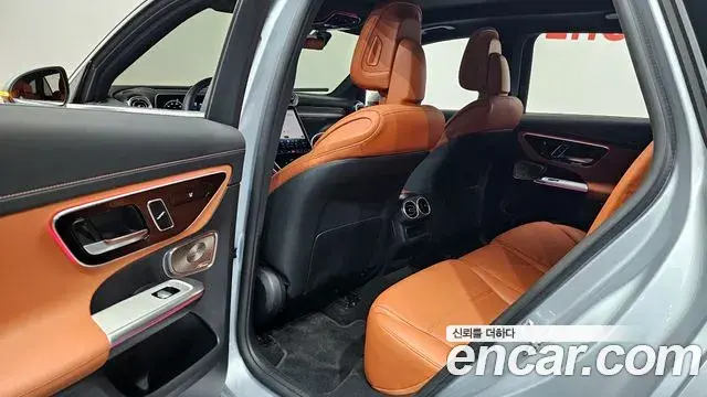 Mercedes-Benz GLC-Class 2025 — Photo 10/32