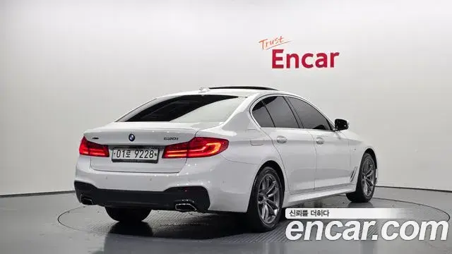 BMW 5 Series 2018 — Фото 2/20