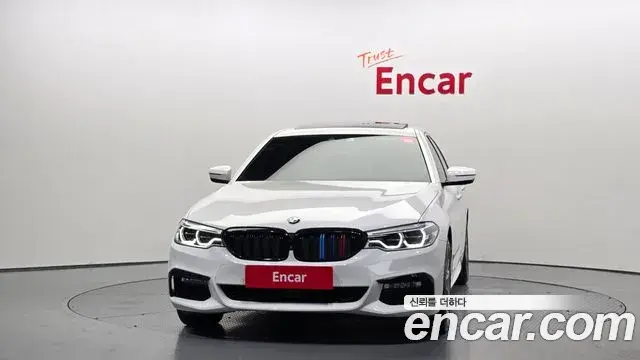 BMW 5 Series 2018 — Фото 3/20