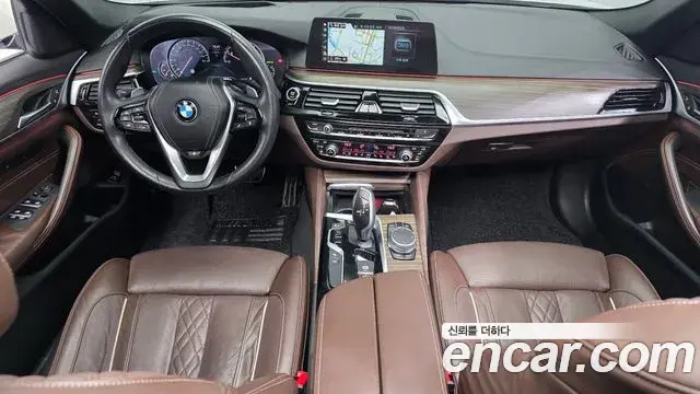 BMW 5 Series 2018 — Фото 7/20