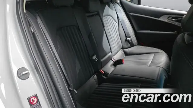 Genesis G70 2020 — ფოტო 10/30