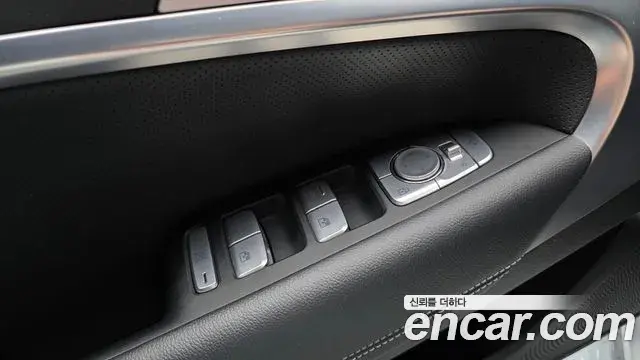 Genesis G70 2020 — ფოტო 20/30