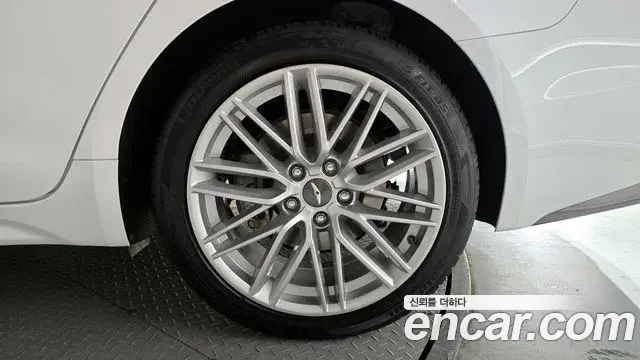 Genesis G70 2020 — ფოტო 23/30