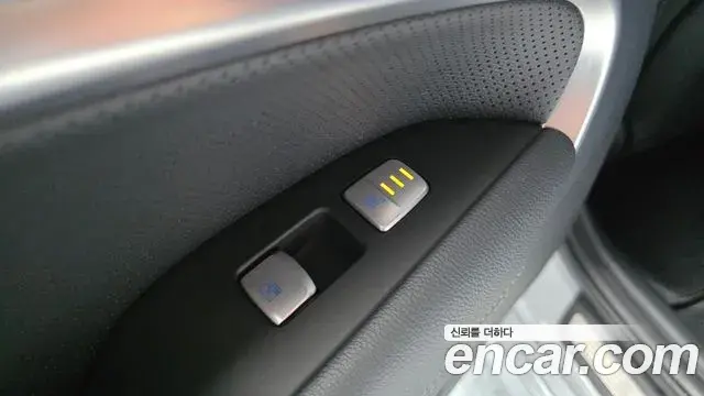 Genesis G70 2020 — ფოტო 21/30
