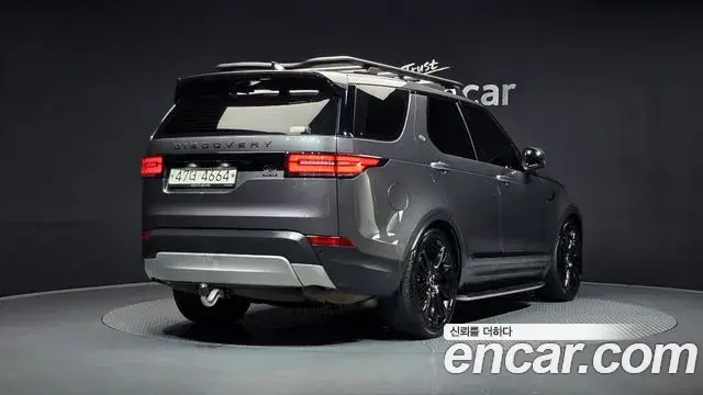 Land Rover Discovery 5 2018 — Şəkil 18/30