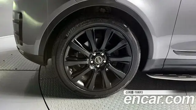 Land Rover Discovery 5 2018 — Şəkil 21/30