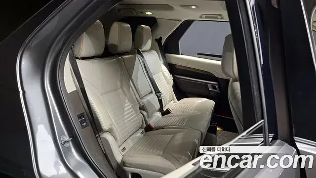 Land Rover Discovery 5 2018 — Şəkil 10/30