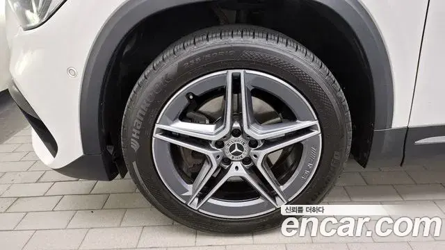 Mercedes-Benz GLA-Class 2022 — Photo 19/33