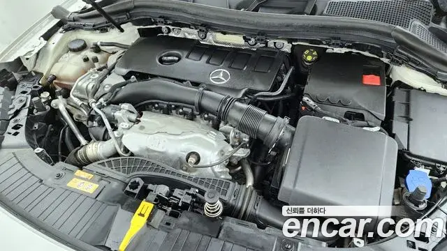 Mercedes-Benz GLA-Class 2022 — Photo 3/33