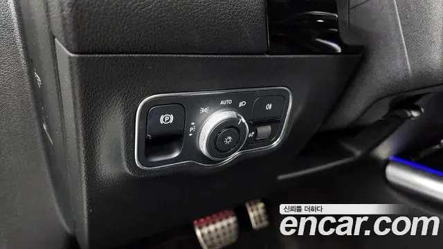 Mercedes-Benz GLA-Class 2022 — Photo 8/33
