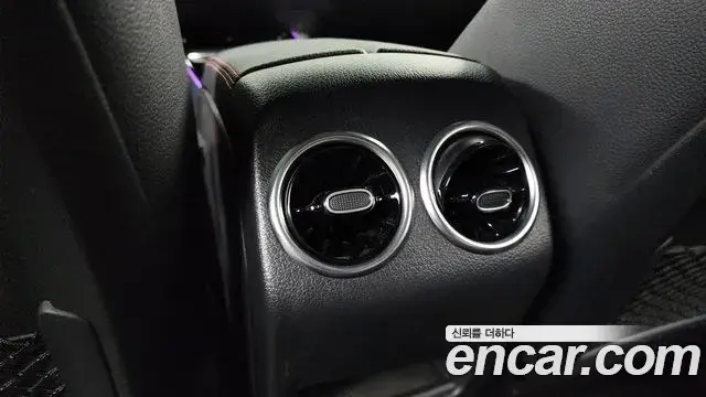 Mercedes-Benz GLA-Class 2022 — Photo 22/33