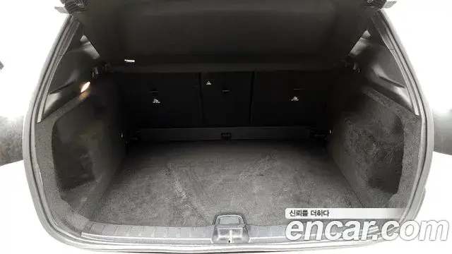 Mercedes-Benz GLA-Class 2022 — Photo 5/33