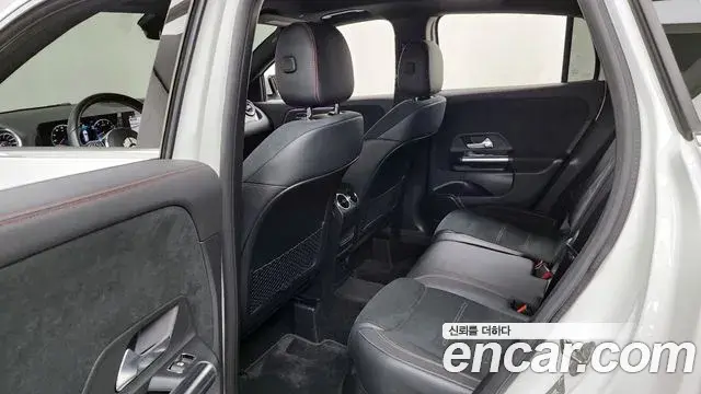 Mercedes-Benz GLA-Class 2022 — Photo 23/33