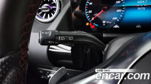 Mercedes-Benz GLA-Class 2022 — Photo 24/33