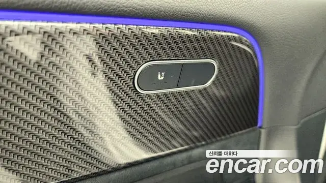 Mercedes-Benz GLA-Class 2022 — Photo 27/33