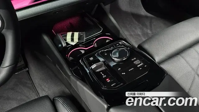 BMW 5 Series 2025 — Фото 9/20
