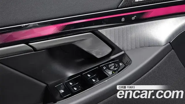 BMW 5 Series 2025 — Фото 19/20
