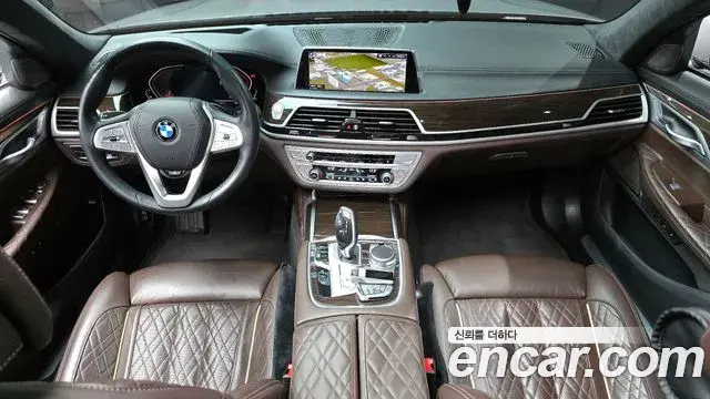 BMW 7 Series 2020 — Фото 6/20