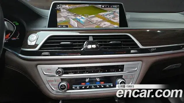 BMW 7 Series 2020 — Photo 15/35