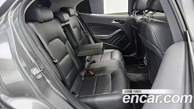 Mercedes-Benz GLA-Class 2019 — Şəkil 2/20
