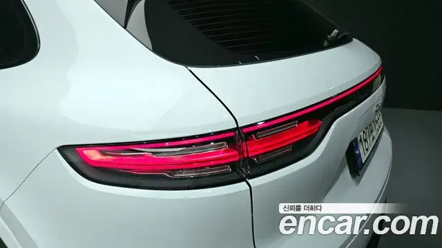 Porsche Cayenne 2022 — Photo 12/30