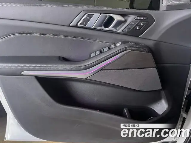 BMW X7 2023 — ფოტო 14/20