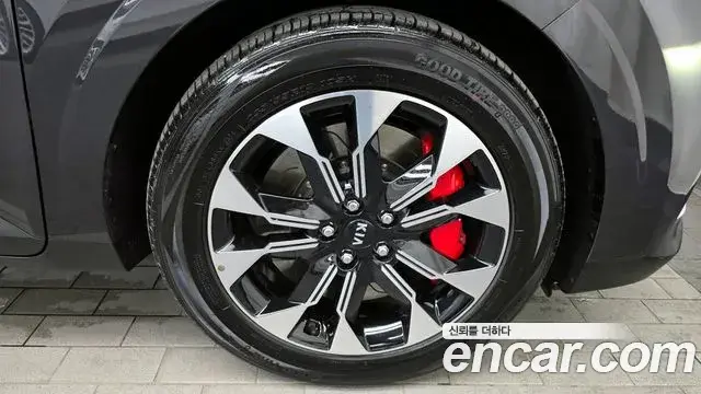 Kia Carnival 2020 — Şəkil 25/32