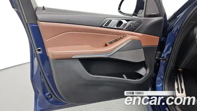 BMW X5 2019 — Photo 20/32