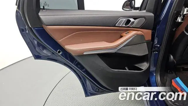 BMW X5 2019 — Photo 11/32
