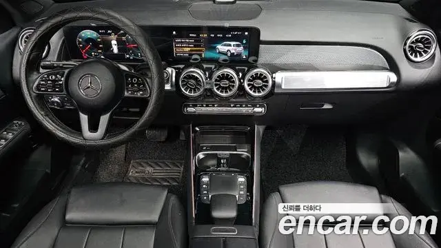 Mercedes-Benz GLB-Class 2021 — Photo 10/20