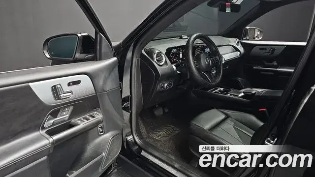Mercedes-Benz GLB-Class 2021 — Photo 20/20