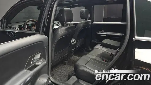 Mercedes-Benz GLB-Class 2021 — Photo 17/20