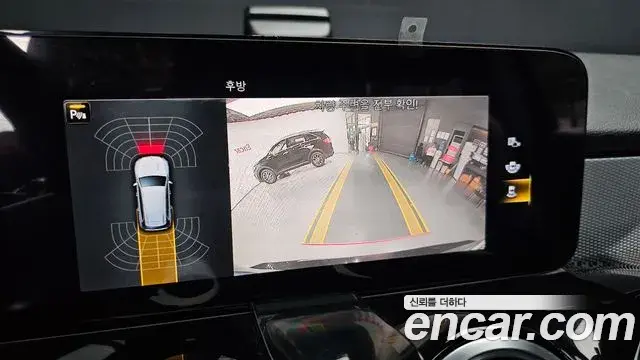 Mercedes-Benz GLB-Class 2021 — Photo 6/20