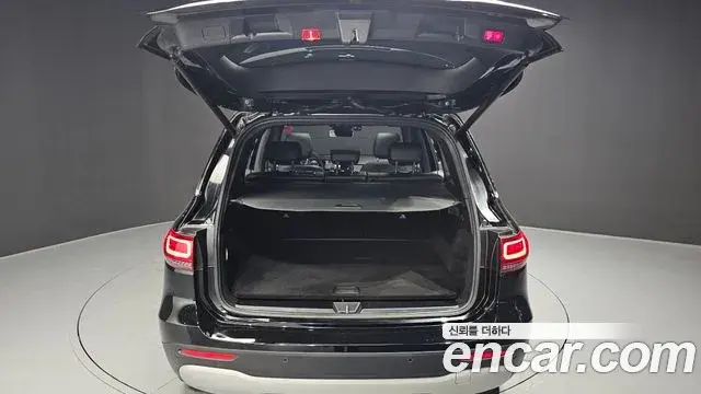 Mercedes-Benz GLB-Class 2021 — Photo 8/20