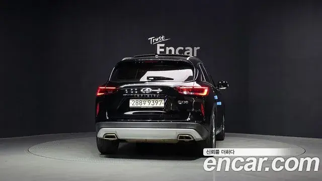Infiniti QX50 2019 — ფოტო 29/31