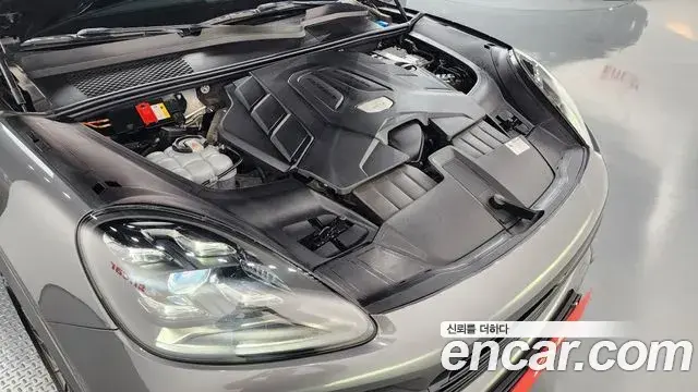 Porsche Cayenne 2020 — Photo 9/37