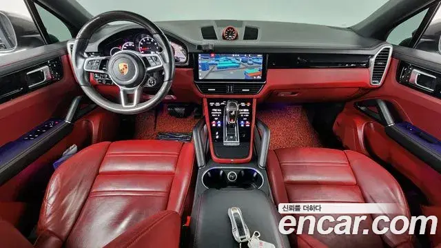 Porsche Cayenne 2020 — Photo 28/37