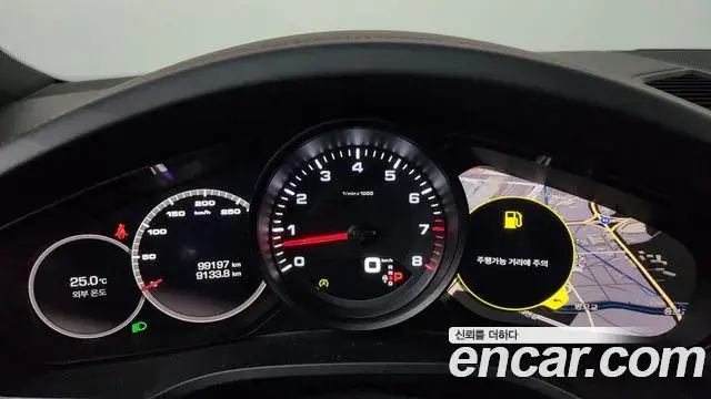 Porsche Cayenne 2020 — Photo 34/37