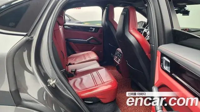 Porsche Cayenne 2020 — Photo 2/37