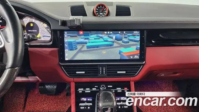 Porsche Cayenne 2020 — Photo 24/37